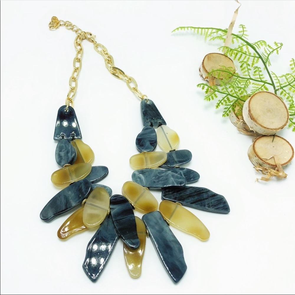 DOUBLE TEARDROP BIB - BLUE BEAD NECKLACE